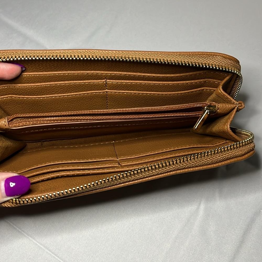 Target wallet - Picture 3 of 3